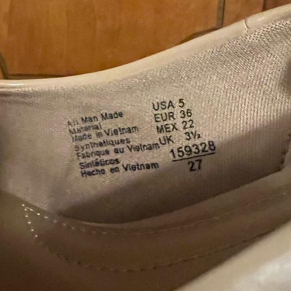 Nude Heels size 5 - Picture 3 of 4